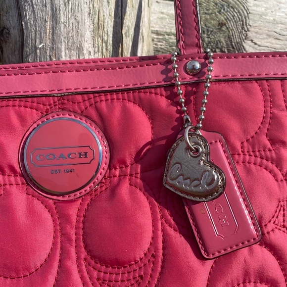 Coach Signature Quilted Stitch Nylon Tote bag - Picture 2 of 8